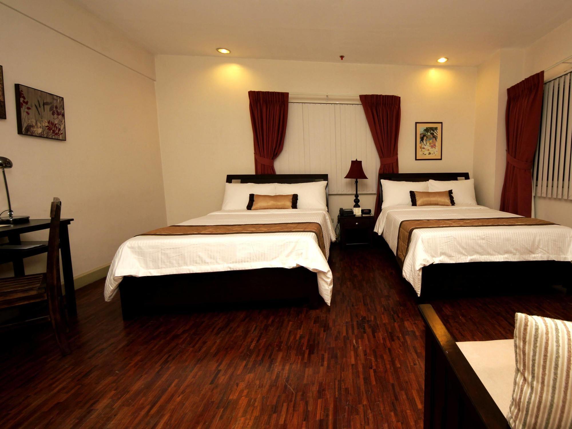 Casa Pura Inn And Suites Кесон Сити Екстериор снимка