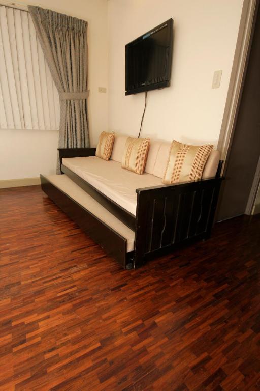 Casa Pura Inn And Suites Кесон Сити Екстериор снимка
