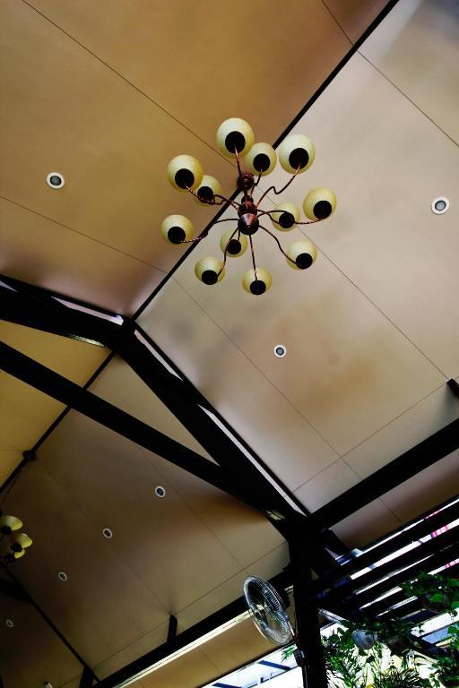 Casa Pura Inn And Suites Кесон Сити Екстериор снимка