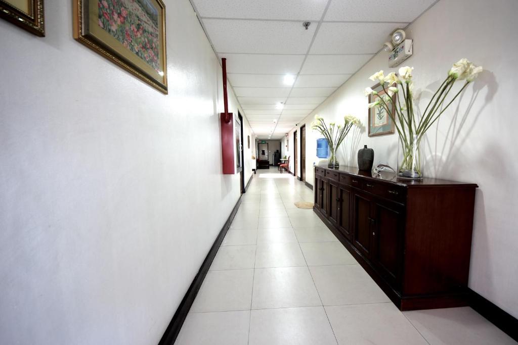 Casa Pura Inn And Suites Кесон Сити Екстериор снимка