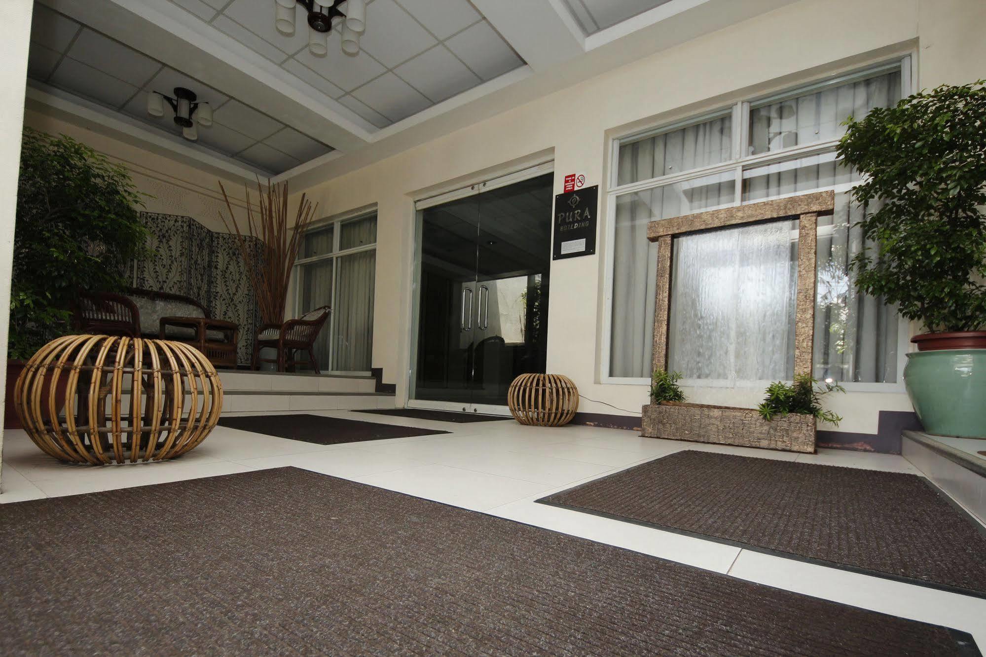 Casa Pura Inn And Suites Кесон Сити Екстериор снимка